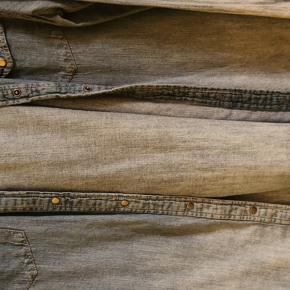 Jean button down - Picture 3 of 3